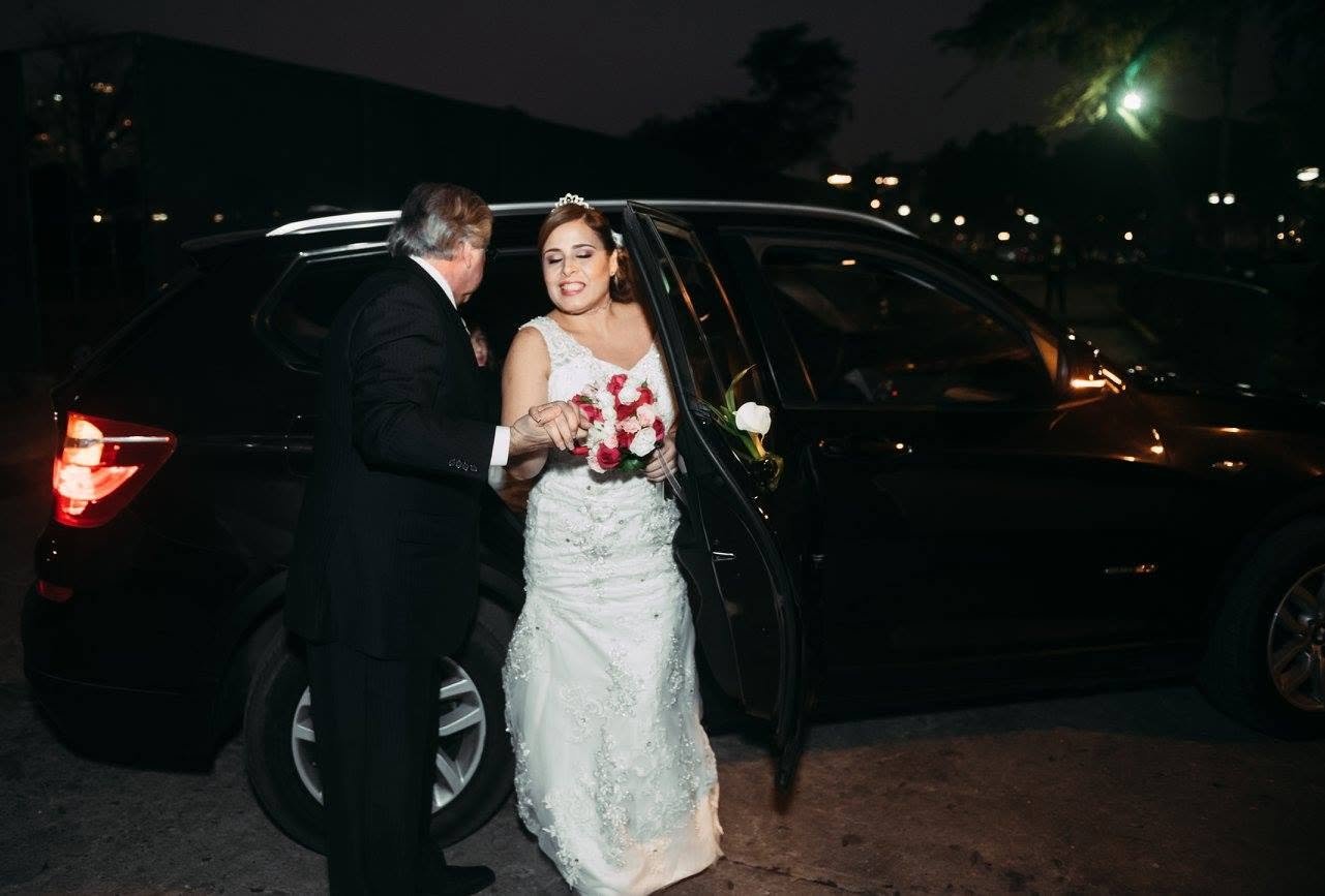 La novia llega acompañada por su padre